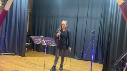 Ambre : animatrice du choeur d'enfants